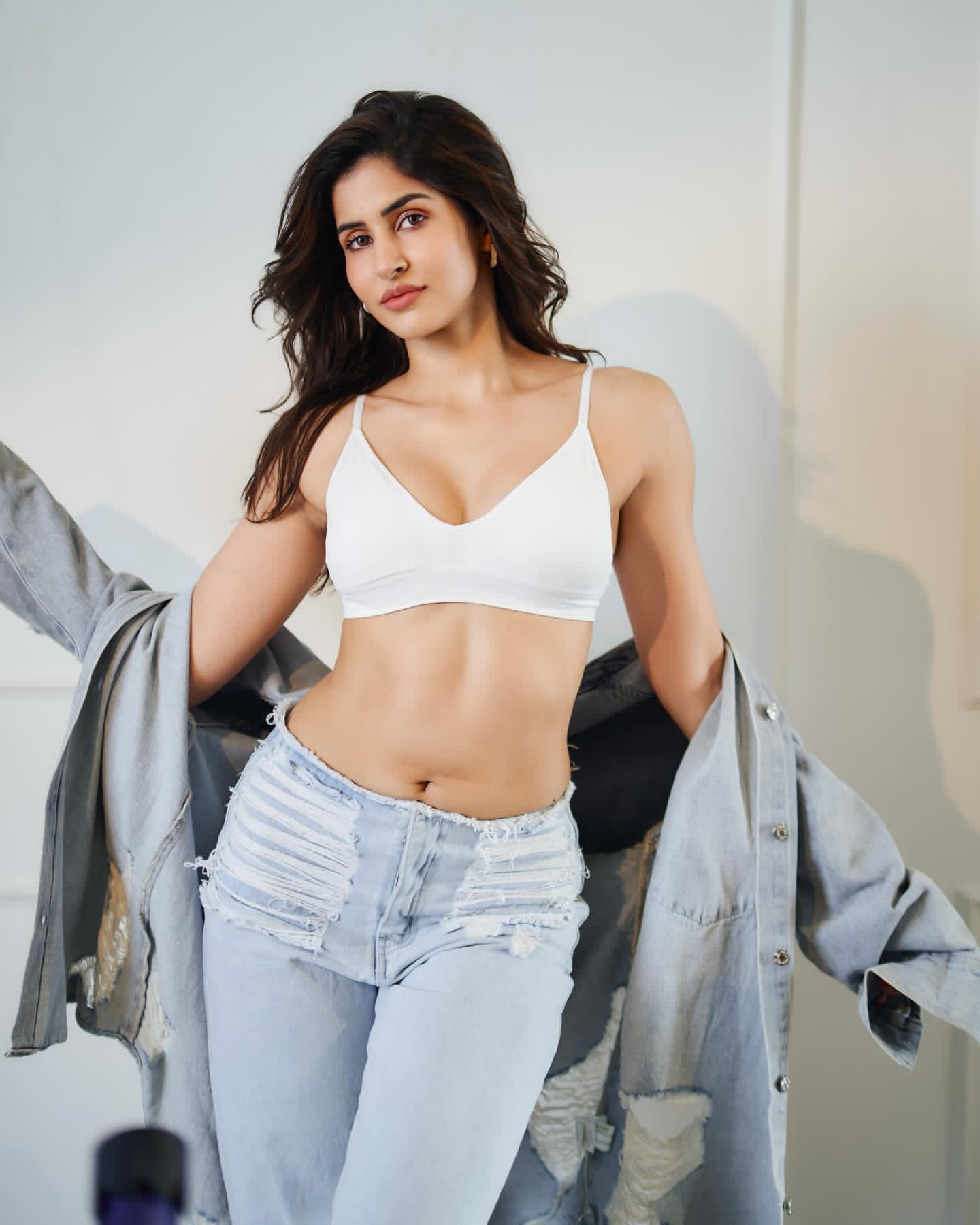 Go0zRCEaAAAAytF?format=jpg&name=large