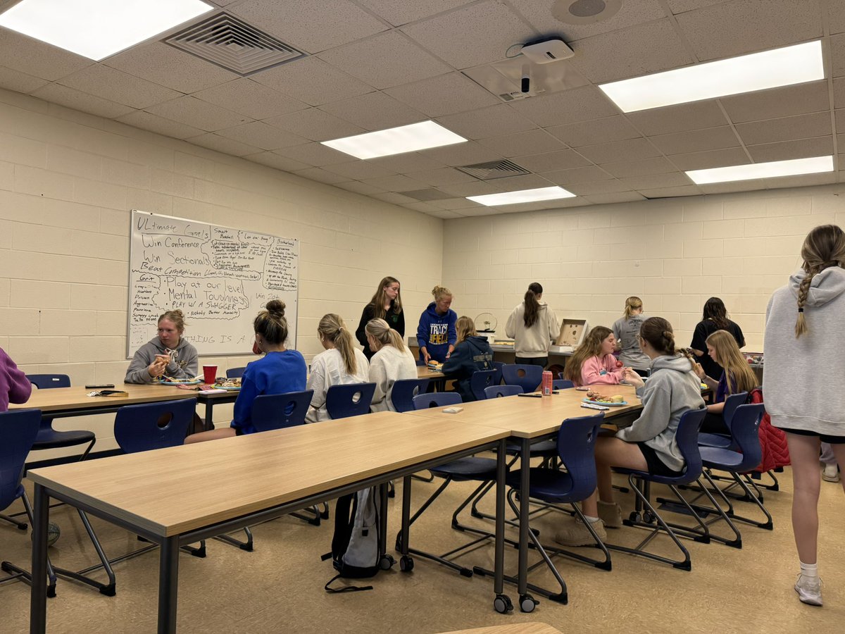 Breakfast before the Legend Relays tonight! THANK YOU Faye Kline, Misty and Bill Crow, Lynette Gerard, Brynn Ciakajilo, Veronica Montoya and Katie David for providing food for our girls this morning!