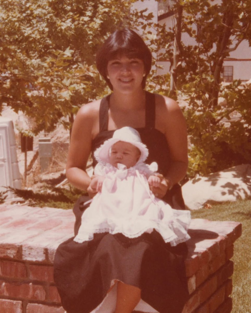 KrisJenner's tweet image. Happy Birthday to my first born, my gift from God, my beautiful @kourtneykardash!!!! The day you made me a Mommy my world completely changed, and ever since, you have given me so much joy, love, purpose, and the most beautiful memories I could have ever dreamed of. I thank God…