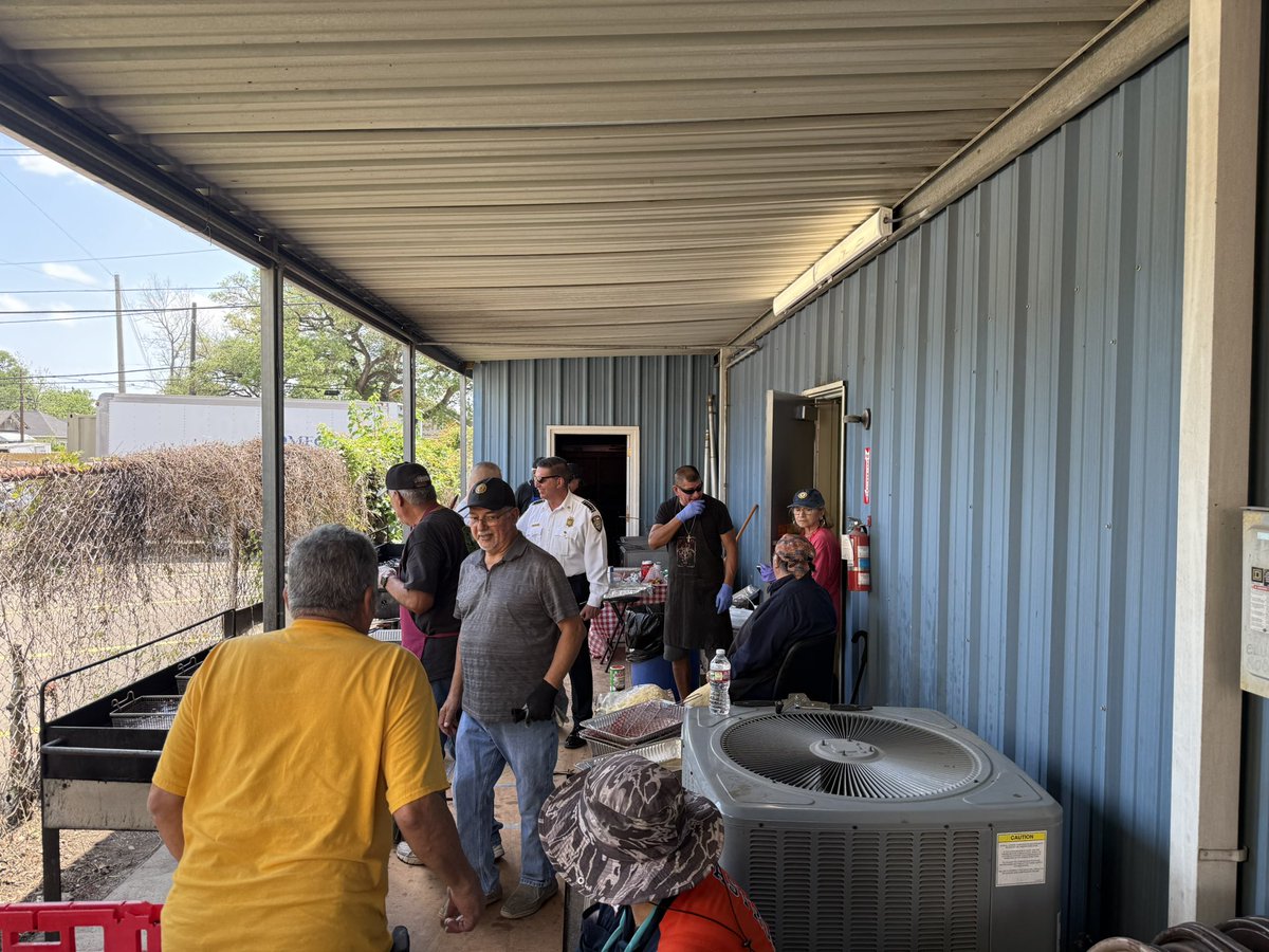HFDChiefMunoz's tweet image. On this Good Friday, I stopped by a fish fry at the American Legion Hall Harrisburg Post #472 to spend time with our veterans and retired firefighters. I am proud to find friends among these brave men and women.