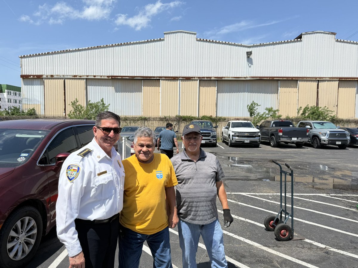 HFDChiefMunoz's tweet image. On this Good Friday, I stopped by a fish fry at the American Legion Hall Harrisburg Post #472 to spend time with our veterans and retired firefighters. I am proud to find friends among these brave men and women.