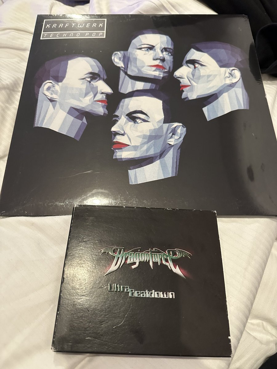 Poland day 3.5
Dragonforce special edition CD
Kraftwerk vinyl :D