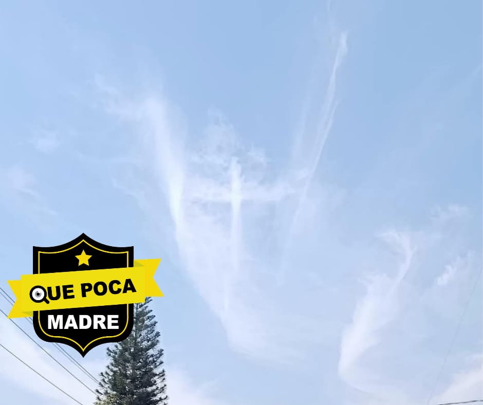 QuePocaMadre_Mx's tweet image. 😳‼️SE FORMÓ UNA CRUZ‼️✝️ 💥OCURRIÓ EN #Tejupilco #Edomex 🙏
‼️USTEDES  QUÉ OPINAN⁉️🤔

📌#ReporteCiudadano 

🗣️Hoy durante el #viacrucis que se celebraba aquí en #SanSimon, pudimos observar una #cruz que se formó con las nubes en el cielo.