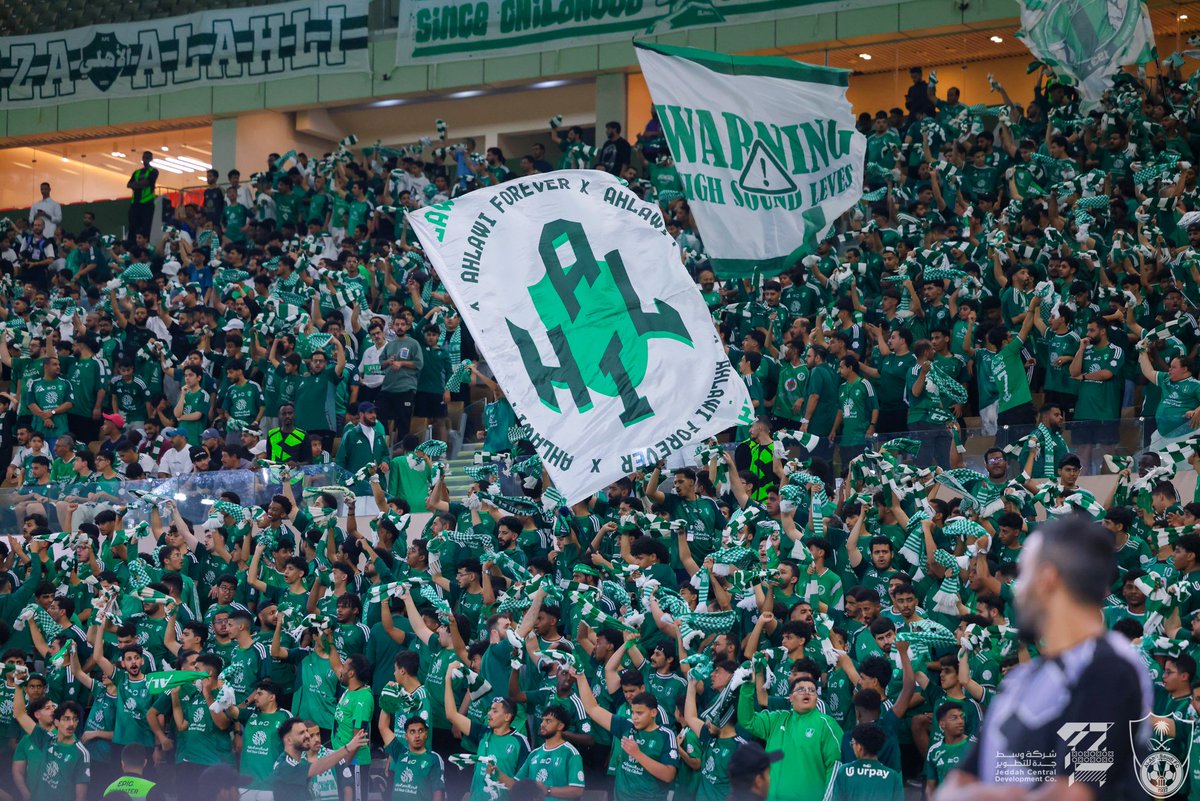 ALAHLI_FC's tweet photo. عائلة واحدة 💪 💚
#الأهلي_الفيحاء 
#دوري_روشن_السعودي https://t.co/7GqGUTCqHr