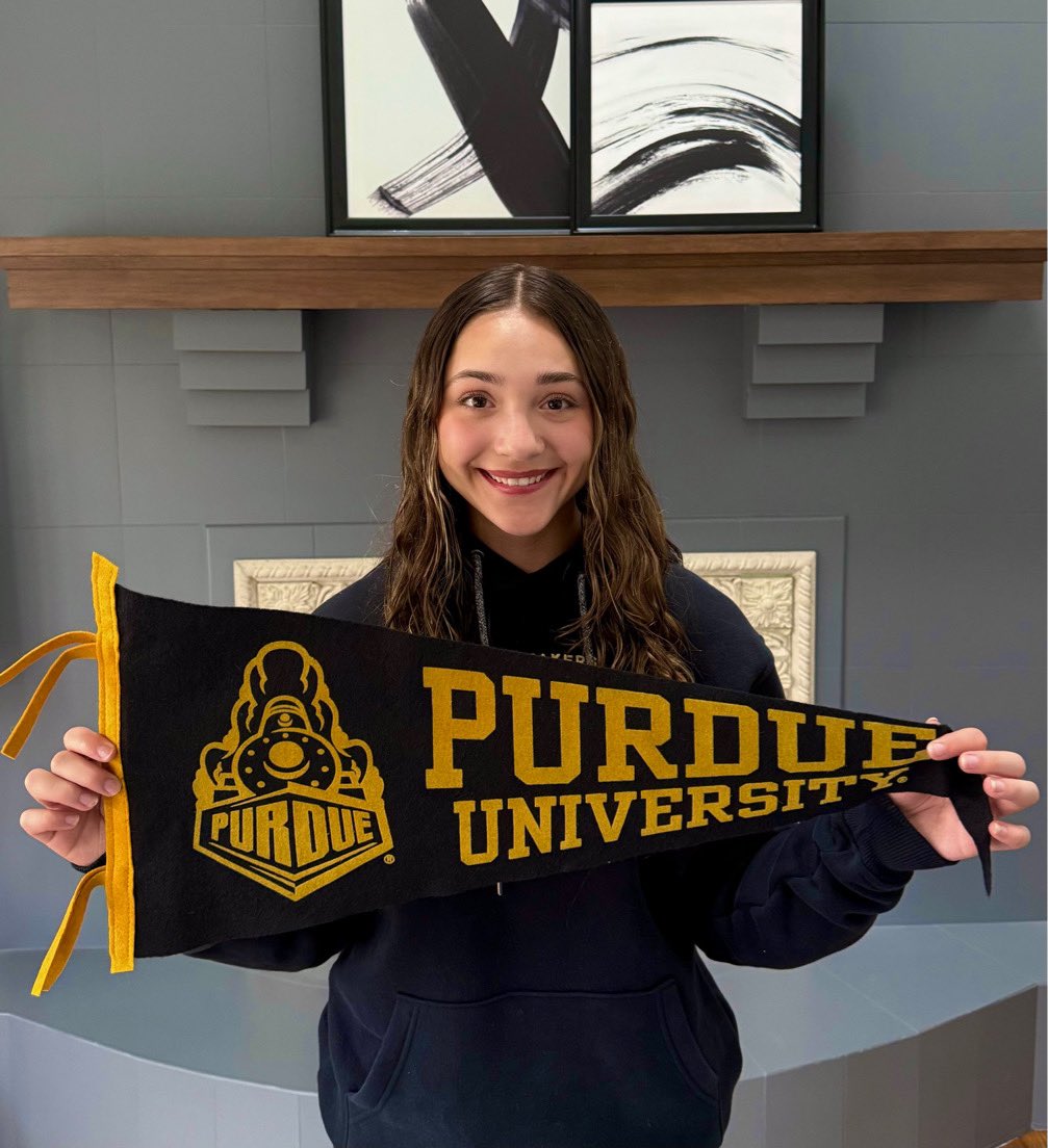 rachruby13's tweet photo. We are incredibly proud of Gaby for choosing Purdue University to study engineering 💛🖤#boilerup https://t.co/Ekc8t15H05