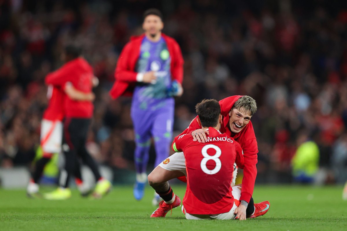 StatmanDave's tweet photo. Cristiano Ronaldo had 34 goal involvements across his first three seasons at Manchester United. 

Alejandro Garnacho, who is yet to complete his third season in the first team, has 43. 

The sky is the limit. Man Utd fans HAVE to be patient with him. ⌛️ https://t.co/JqP6idy7RF