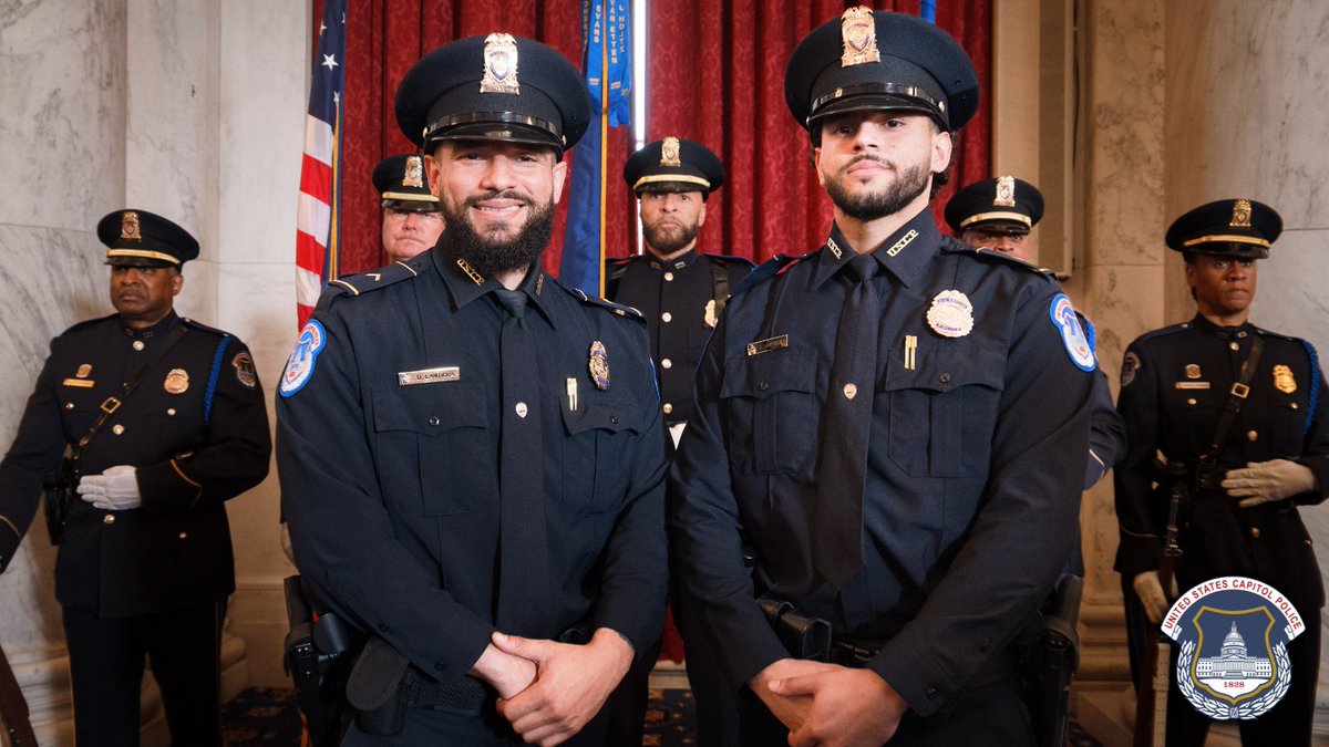 CapitolPolice's tweet image. RUNS IN THE FAMILY: We just welcomed 17 new officers into our Department. Today’s recruit graduation included 2 brothers who went through the academy together -- as well as a grandson, a nephew, & a brother of retired/current USCP officers. Congratulations & welcome to the team!