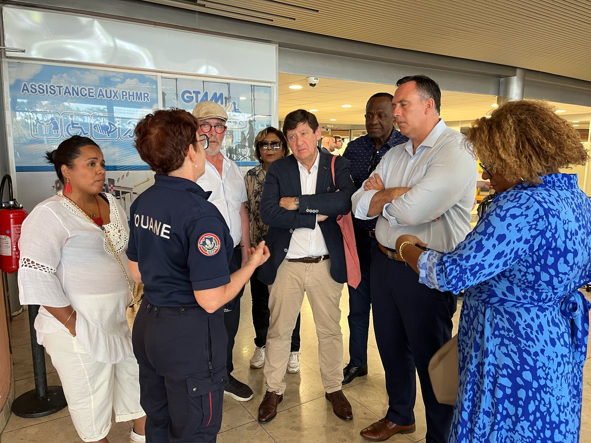 🇬🇫 Déplacement de notre groupe en Guyane #8
Lutte contre le narcotrafic : présentation du 100% contrôle avec les services de police et de la douane à 
l’aéroport Felix-Eboué de Cayenne