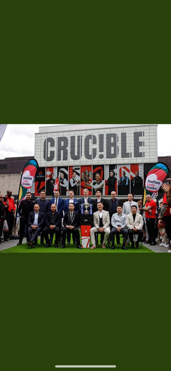 nr147's tweet photo. Fantastic media day! The walk down from the stage to the Crucible through the fans was a great touch. I tried to sign and stop for as many photos as possible for you guys 🙌🏻❤️ https://t.co/2kB9r6CKAP