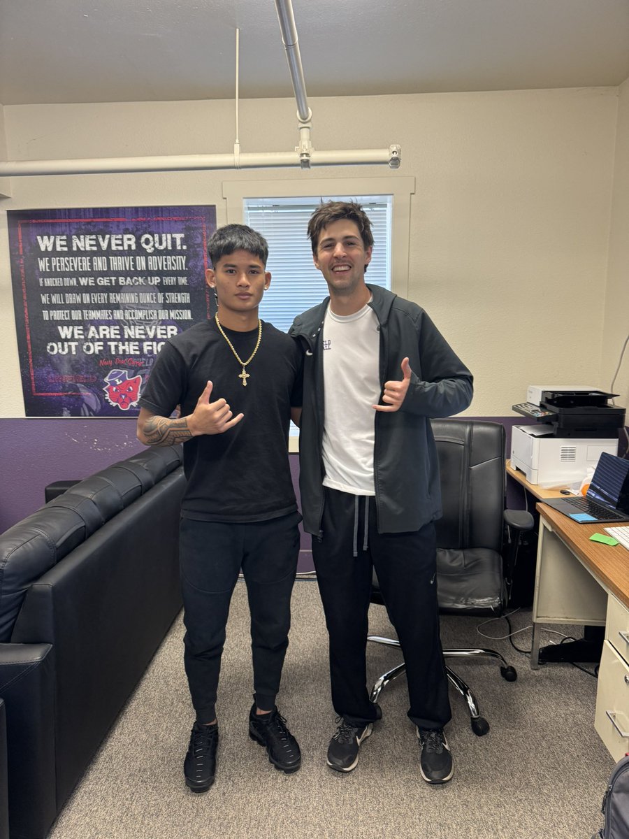 Javian Mizuno (@javiannm_) on Twitter photo Appreciate <a href="/coachCsmith3/">Colton Smith</a> for taking the time to teach me more about Linfield football team! Appreciate <a href="/coachCsmith3/">Colton Smith</a> for taking the time to teach me more about Linfield football team!