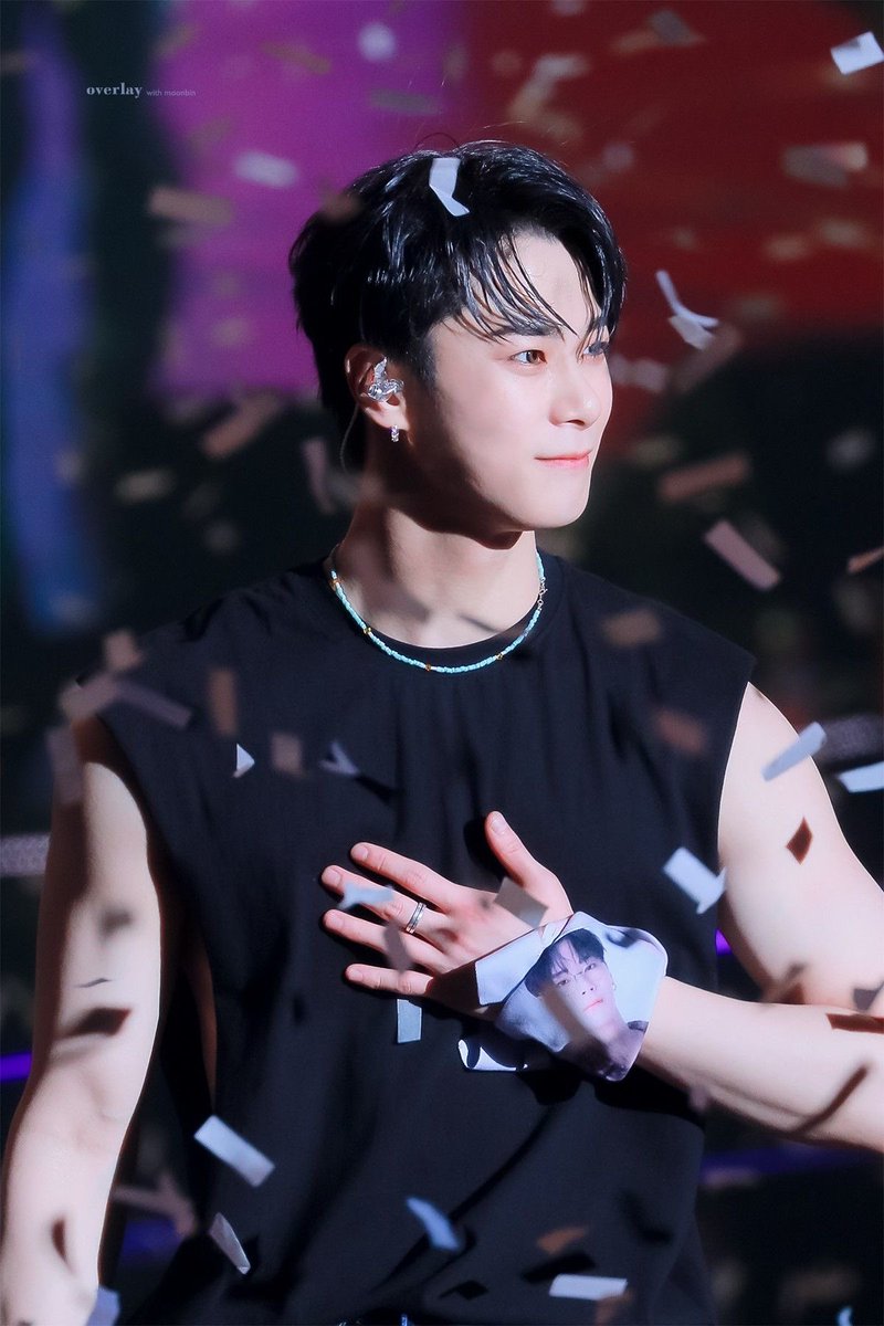 lunaby23's tweet image. 나의 무채색 계절에 

색깔을 입혀준 사람.. 
온기를 더해준 사람..

#문빈 #MOONBIN #ムンビン
#빈아_가수해줘서_고마워