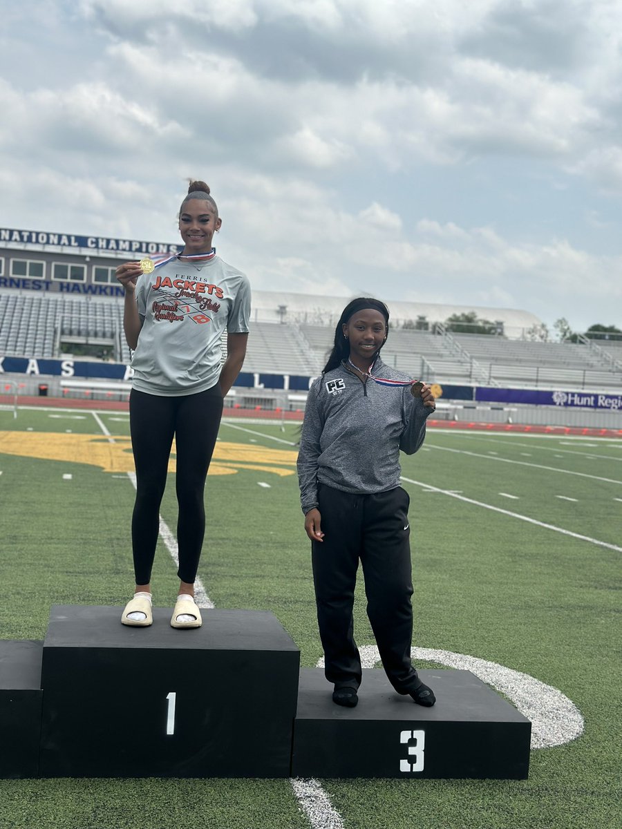 The_13urrells's tweet photo. Regional Meet Day!!
@Arieanna_jeffer jumped out with a great start in LJ with a distance of 20’6” the 2nd best jump in the NATION!! Our #FerrisHS jumper was focused on executing today &amp; it paid off. Great Job Ari! https://t.co/i5mUkVJagr