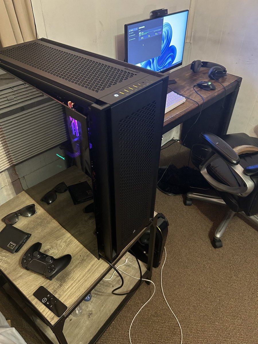 sellindee's tweet photo. time to get back in that mode 😈 https://t.co/4q2fyPvFoF