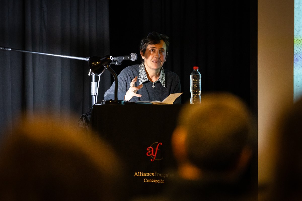 fronterasurfest's tweet photo. [FS_LAB4: Compartir el cine] 🎥

Una mañana de conversación con la montajista Sophie França, quien compartió su visión del montaje como espacio de descubrimiento y escucha.

Gracias por acompañarnos en esta nueva jornada abierta del #FS_LAB4
¡Seguimos! 📣

#FRONTERASUR #NoFicción https://t.co/bWYH9uiNy4