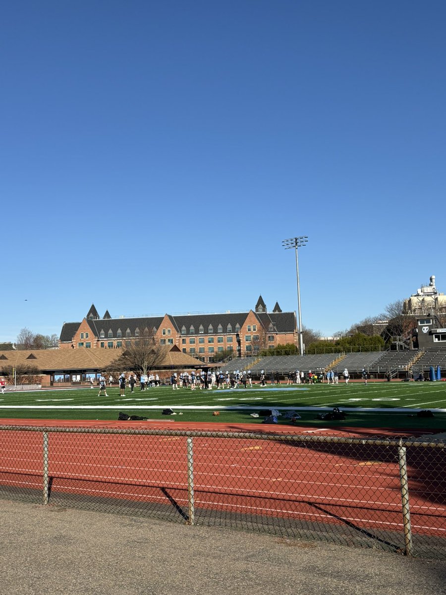 RyanFoley22's tweet image. Had a great time watching @FootballTufts practice and getting a tour this morning! Big thanks to @Coach_Lopes for inviting my family and I!