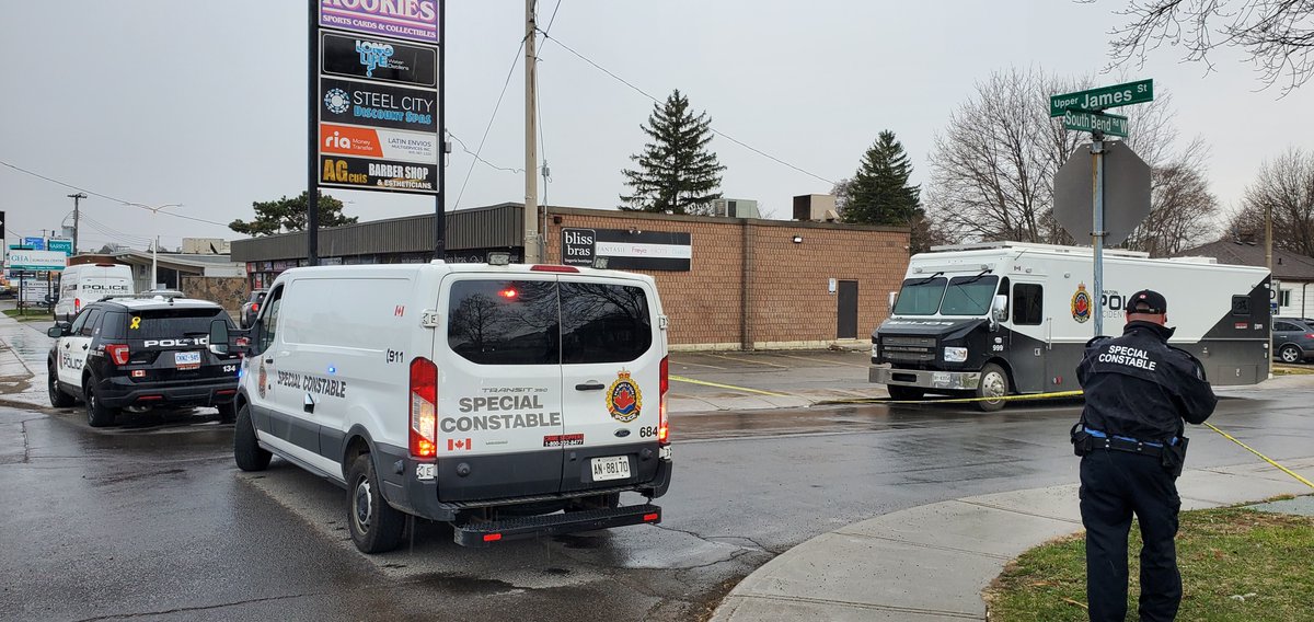 Media371's tweet photo. An innocent 21-year-old female died after being struck by a stray bullet while standing at a bus stop. @HamiltonPolice Chief Bergen spoke to the media this afternoon about the incident.  #HamOnt 

Media Release ---> https://t.co/ia9qZPjQz7