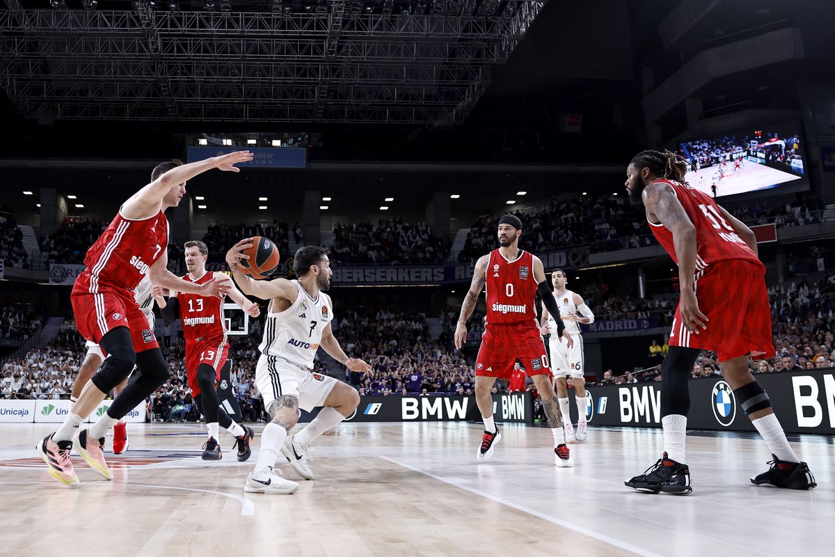 EBF_Official's tweet photo. “@facucampazzo” | “@RMBaloncesto”
9 PTS | 2 AST | 14 PIR
15.40 Fantasy Points at halftime!
#EBF #RMBBAY https://t.co/I6kQPa4HXR