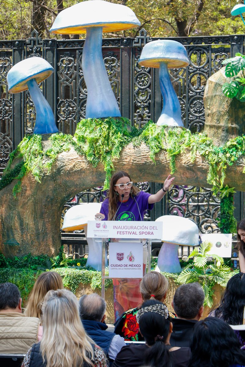 SEDEMA_CDMX's tweet image. La titular, @Jualicra, estuvo presente el día de ayer en el evento de inauguración del @bosquefest Spora 2025, encabezado por la #JefaDeGobierno, @ClaraBrugadaM, un festival con el que podrás conectar con la naturaleza y conocer más sobre el maravilloso reino fungi a través de…