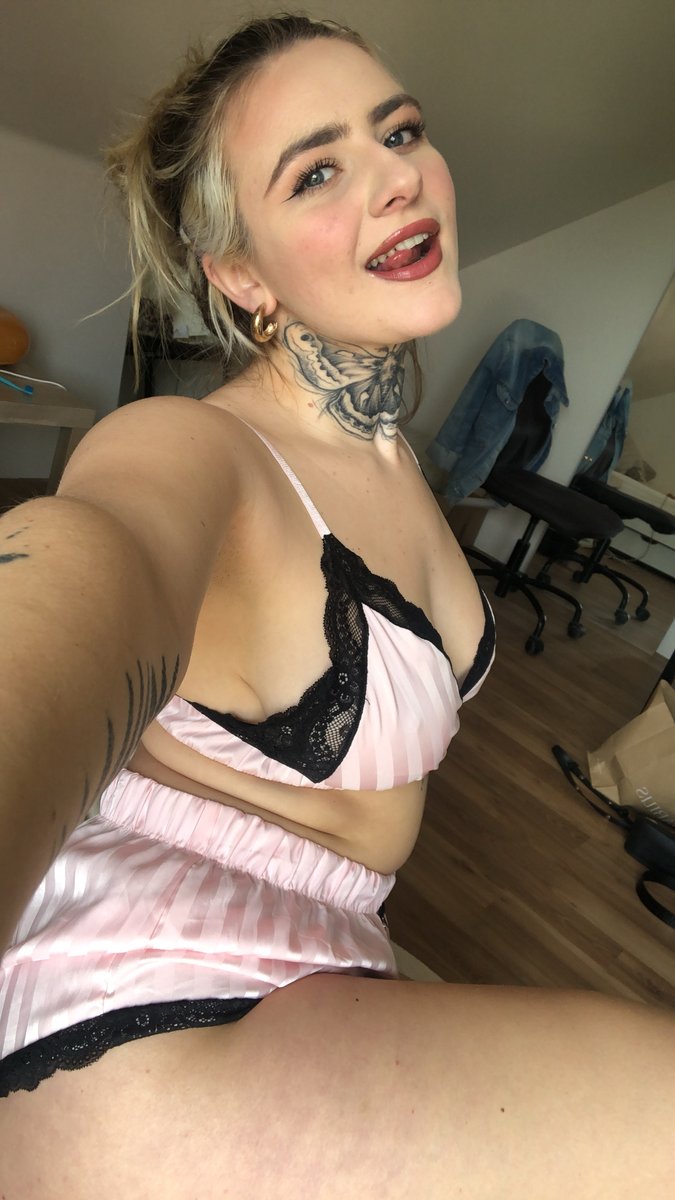 lindolinaaa's tweet photo. Každý reply si zaslouží fotku zdarma! https://t.co/zt5LAEQrIi