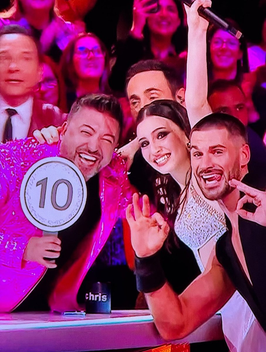 cookiolio's tweet photo. Je vais pourvoir dormir en paix  #DALS #lenie #DALS2025 #dals https://t.co/QqASU6HdGG
