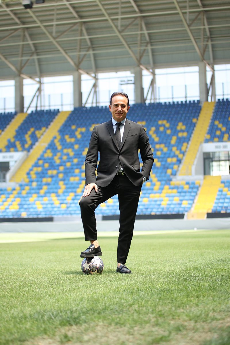 Bu şehir, bu arma, bu taraftar bu kadar kötü yönetilmeyi hak etmiyor! Göreve geldikleri günden bu yana tek bir istikrarlı adım atamayan mevcut yönetim, kulübün itibarını yerle bir etmiş, saha içinde ve dışında başarısızlığın adresi olmuştur. Yapacağınız Tek Bir Şey Kaldı