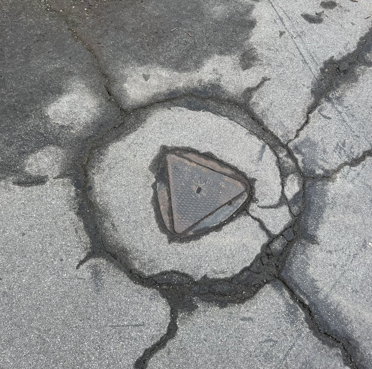 MordyyKaiser's tweet photo. guys I found the traveler https://t.co/VwgEA2YJuy