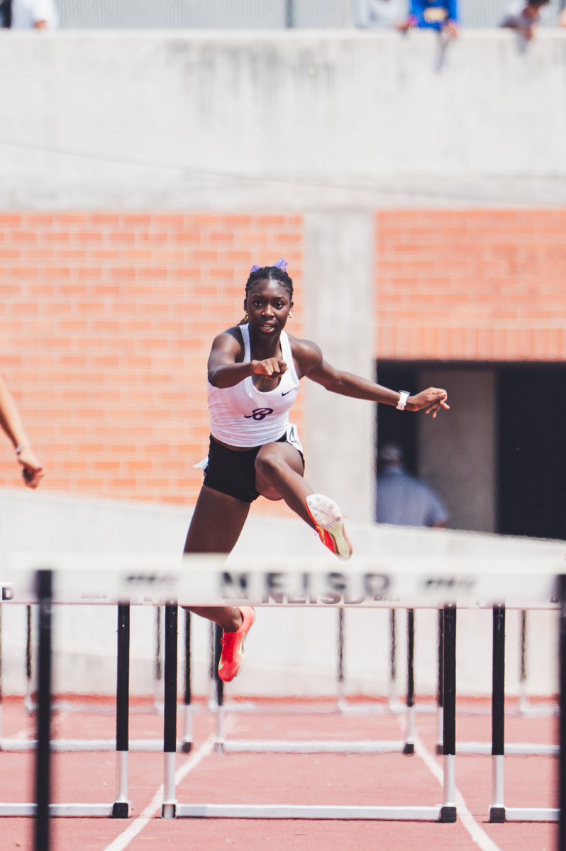 BoerneXCTrack's tweet photo. NEW SCHOOL RECORD!!! https://t.co/PjkFnrKUWr
