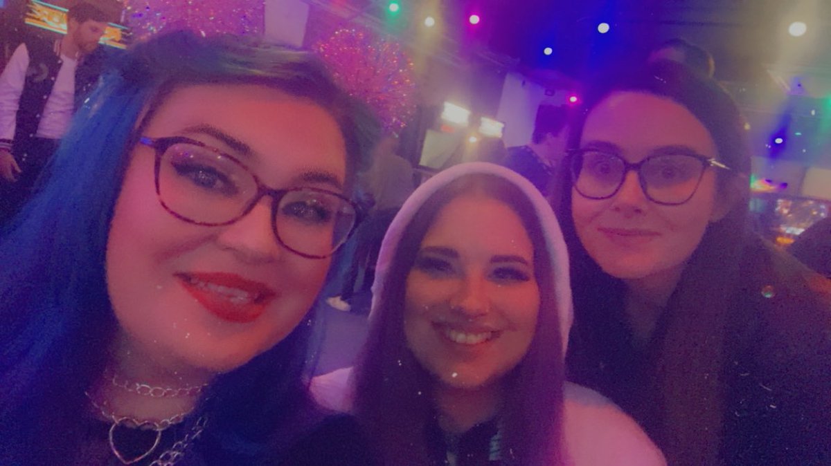 Chaotic_neutral (Alexia) MCR twitch Meet 2 days! (@alexia205) on Twitter photo The night is young! Let’s gooooooo #mcrmeetups The night is young! Let’s gooooooo #mcrmeetups