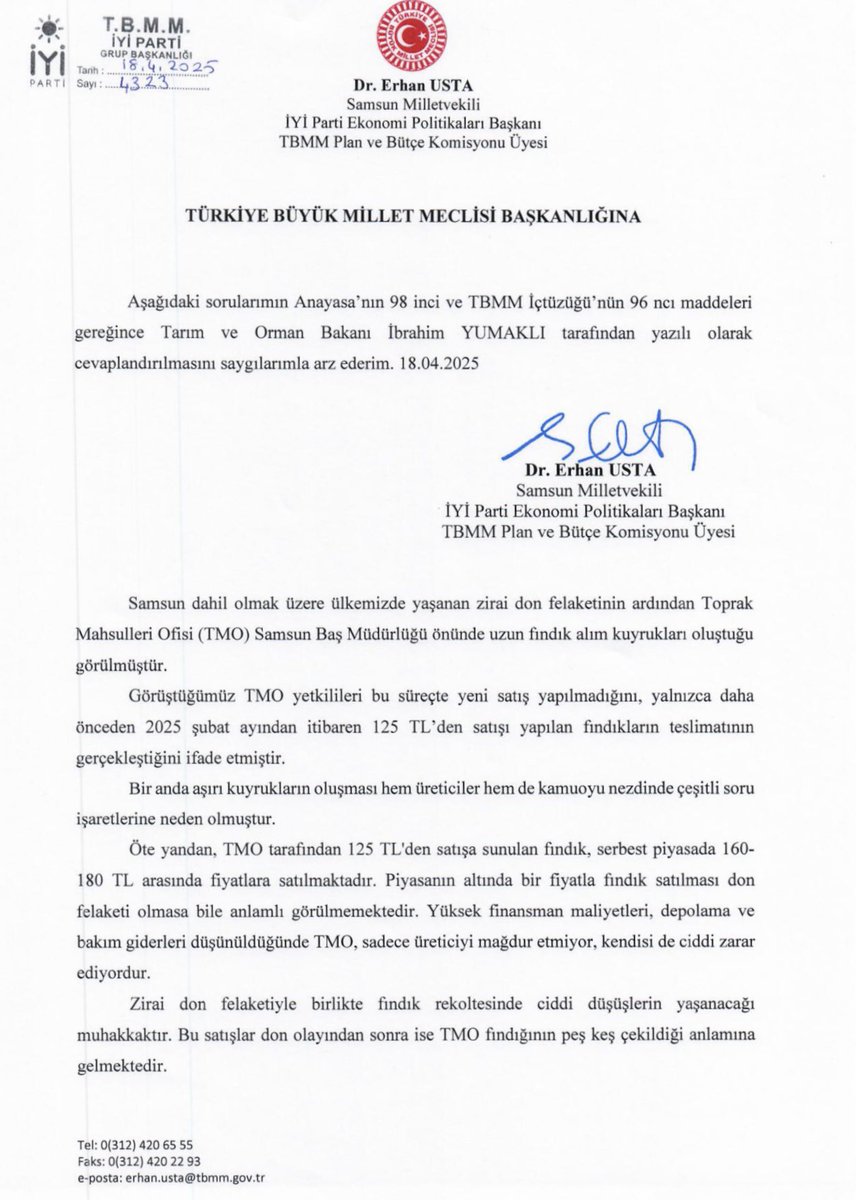 55erhanusta's tweet photo. TMO FINDIĞI PEŞKEŞ ÇEKİLİYOR!

Zirai don sonrası Samsun TMO'nun önünde uzun fındık alım kuyrukları oluştu. Kamuoyunda “bu fındık kime, kaça satılıyor?” sorusu gündemde.

@OfisTMO, Şubat 2025’te 125 TL’den satışa sunduğu fındıkları teslim ettiğini söylüyor. Ancak serbest piyasada fiyat 160-180 TL’ye ulaşmış durumda.

Fındığın piyasa fiyatının altındaki satış, üreticiyi de TMO’yu da zarara sokar. Bu fark kimin lehine?

Don sonrası rekolte düşerken bu satışların devam etmesi ciddi soru işaretleri yaratıyor.

Üretici donla, kokarcayla, düşük fiyatla mücadele ediyor.

Tarım ve Orman Bakanı @ibrahimyumakli 'ya sorduk;
1. Zirai don felaketinin hemen ardından Samsun TMO önünde oluşan uzun kuyruklarının sebebi nedir?

2. Zirai don felaketinin gerçekleşmesinden sonra fındık satışı yapılmış mıdır? Yapıldıysa kaç liradan satılmıştır?

3. TMO, zirai don gibi olağanüstü hava olaylarının ardından satış fiyatlarında güncelleme yapmayı düşünmekte midir?

4. Bu sezonda TMO’nun ortalama fındık alım fiyatı ne olmuştur? Finansman, depolama, bakım vs giderleri eklendiğinde alım maliyeti ne olmaktadır?

5. Bu sezon TMO, miktar olarak, ne kadar fındık satın almıştır? Ne kadar satmıştır? Deposunda ne kadar fındık vardır?

6. Don olayından sonra fındık fiyatları artacağına göre, geriye doğru üreticiye fiyat farkı vermeyi düşünmekte misiniz?
 
7. Bakanlığınız tarafından, zirai don ve kahverengi kokarca gibi afetlerin etkilediği fındık üreticileri için özel bir destekleme programı hazırlanması planlanmakta mıdır?

Cevaplar gelince sizinle buradan paylaşacağım.