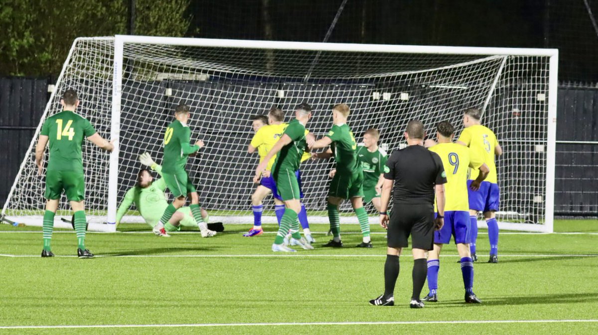 ScotAmFA's tweet photo. Alona Hotel West of Scotland Amateur Cup Semi Final:
Plains 3 East Kilbride YM 4
After 68 Minutes https://t.co/GD1Y1k5qpP
