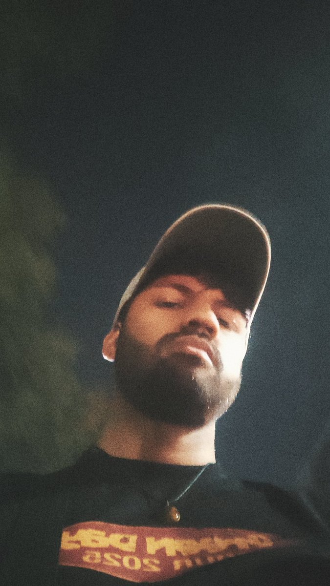 fishbldngenjoyr's tweet image. and it will stay that way #beardnation