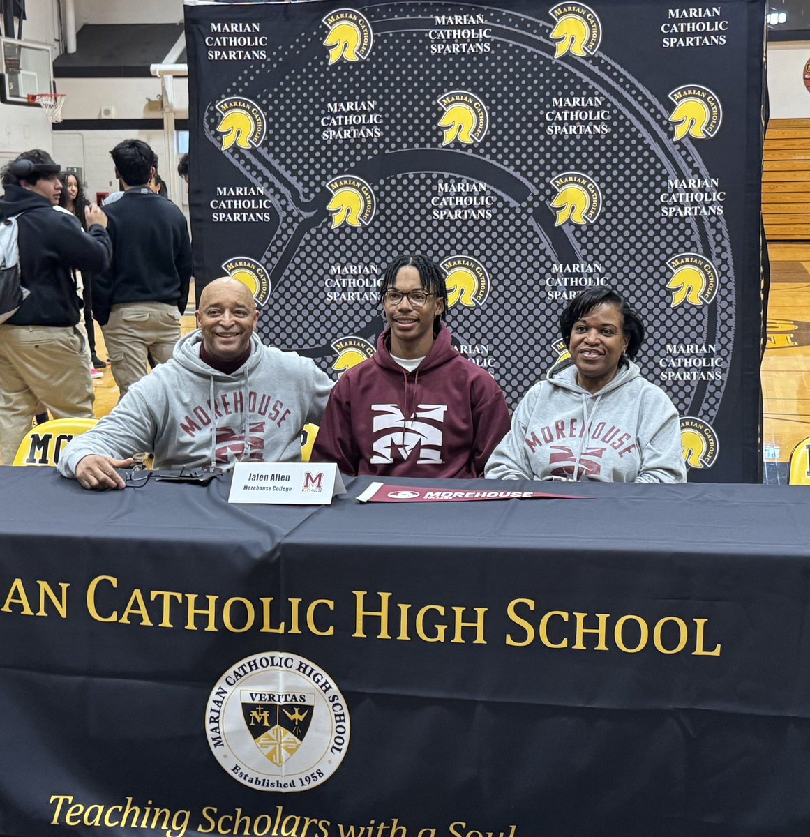 🎉🖤💛⚾️ CONGRATS JALEN!! ⚾️💛🖤🎉
Jalen Allen signed to Morehouse College to further his academic and baseball career! We’re proud of you!!
#CelebrateMarian #CollegeSigningDay