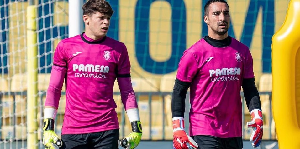 Y ojo que el partido de Jaime Durán también ha sido completísimo. Le tenía menos visto y me ha sorprendido para muy bien.

Portero del 2001, ex de Villarreal y Mallorca.

Tiene un futuro y un presente muy a tener en cuenta.

Por cierto, extremeño 📍🟢⚪️⚫️