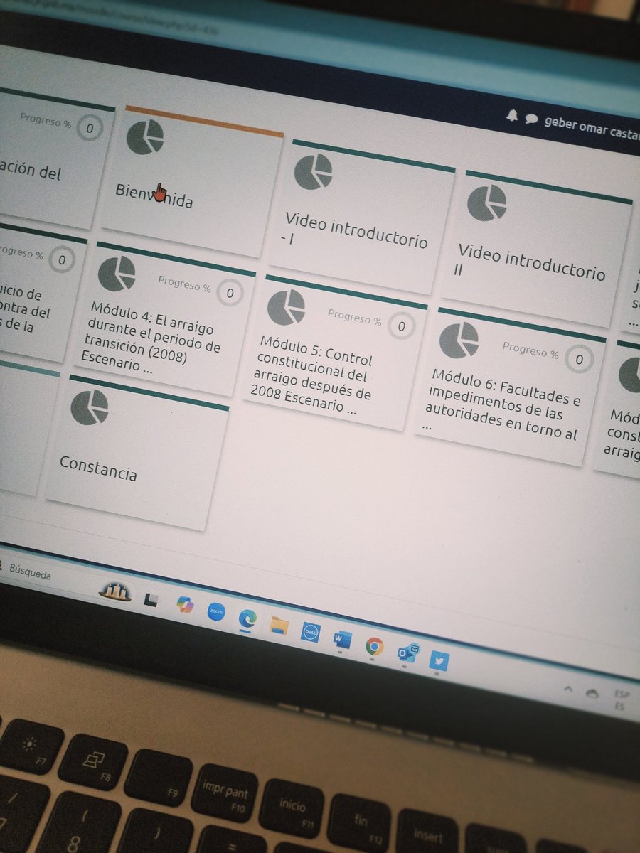 Painani__'s tweet photo. Esta cuenta siempre está en constante aprendizaje, aún estando de vacaciones ! 
#Curso #Litigando #Tardes https://t.co/TB95DWIgqG