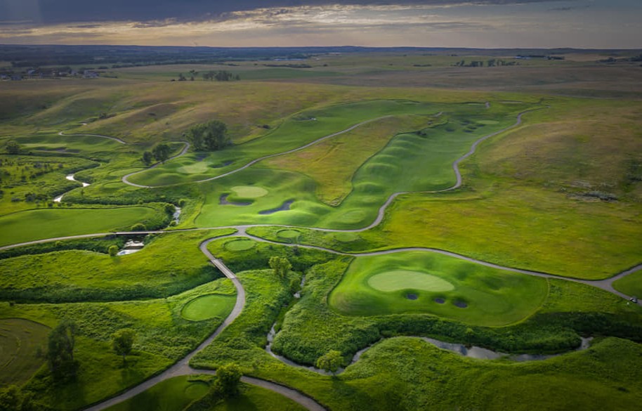 The competition is heating up! 🔥 Join us for an unforgettable day of golf at the legendary Hawktree GC in Bismarck, N.D.! ⛳️

📅 Tuesday, July 8
⏰ 9:30am – Registration | 11:00am – Shotgun Start
🏌🏼 Grab your 5 best friends &amp; register today: pd.undalumni.org/golf
