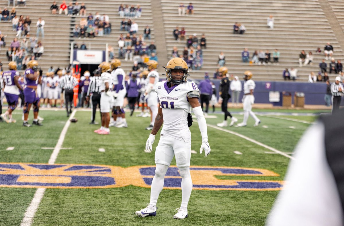 michaelscott_34's tweet photo. #AGTG First spring ball✅
@CoachBobChesney @Justin_Harpo @DTown_Football @JMUFootball https://t.co/jz3dsXyA88