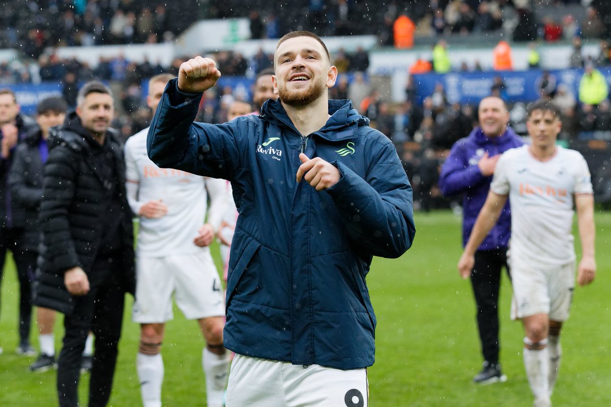 athenapics's tweet photo. @EFL @SkyBetChamp @SwansOfficial 1-0 @HullCity https://t.co/DRyy3i8ImM Stadium, #swansea #wales https://t.co/7VNuNkJq7q #sportsphotography #footballphotographer Pics by @karathomasx and @legakisd #swavhul #swanseavhull #swanseacityvhullcity #zanvipotnik https://t.co/xHdPlC3M5L