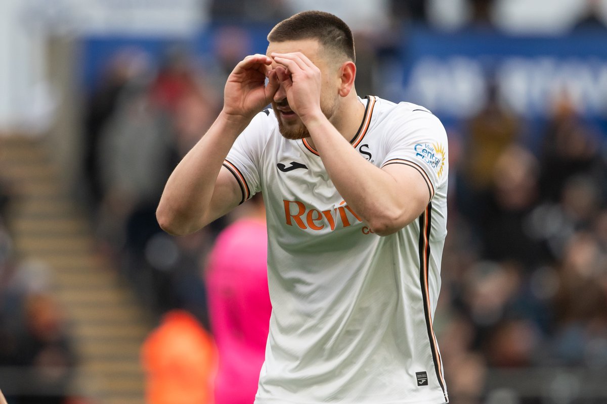 athenapics's tweet photo. @EFL @SkyBetChamp @SwansOfficial 1-0 @HullCity https://t.co/DRyy3i8ImM Stadium, #swansea #wales https://t.co/7VNuNkJq7q #sportsphotography #footballphotographer Pics by @karathomasx and @legakisd #swavhul #swanseavhull #swanseacityvhullcity #zanvipotnik https://t.co/xHdPlC3M5L