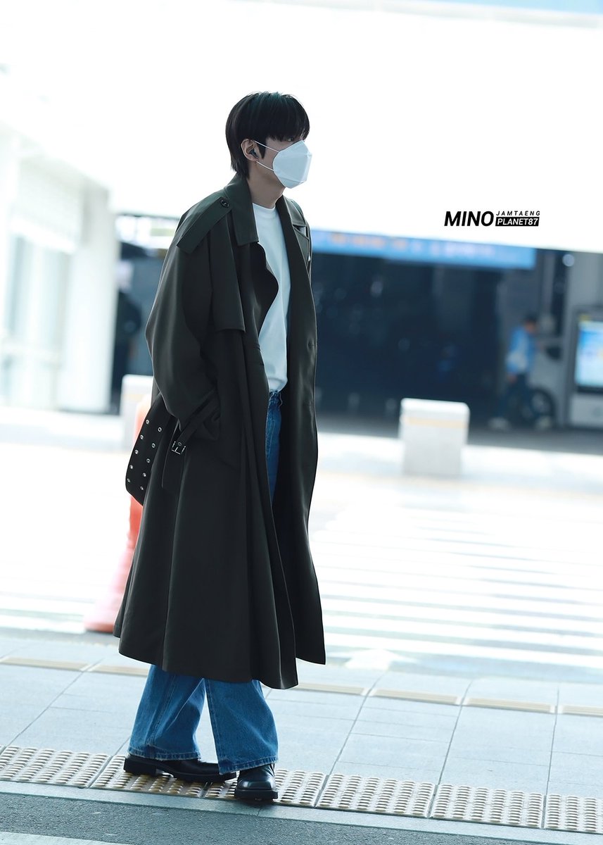 250418 ICN 출국민호
미노가 트렌치코트를 입고오면??  게임오버!!
존잘존멋미노다 #1
#이민호 #LeeMinHo #MINHOVERSE