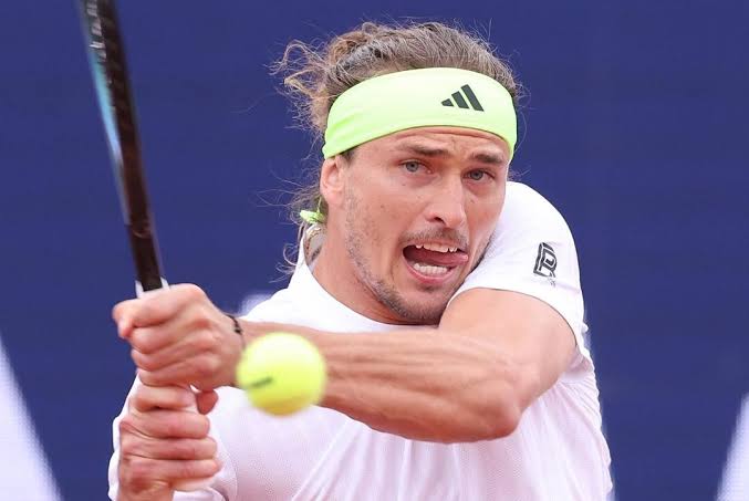 mundodotenispod's tweet photo. Zverev sofre mas vence Tallon
Belo jogo em munique https://t.co/Xe8iFFD0uL