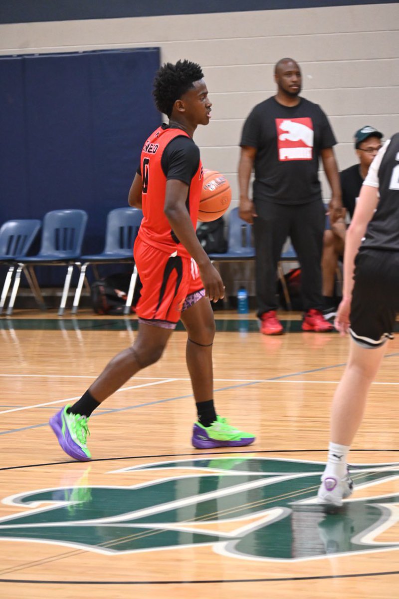 Baracksneed's tweet image. Great weekend in Bryan TX, puma circuit with xtremepressure @ChukesMichael @xp_coachbee2027 avg is, 13pts,3stls
4rbs and 6 assists