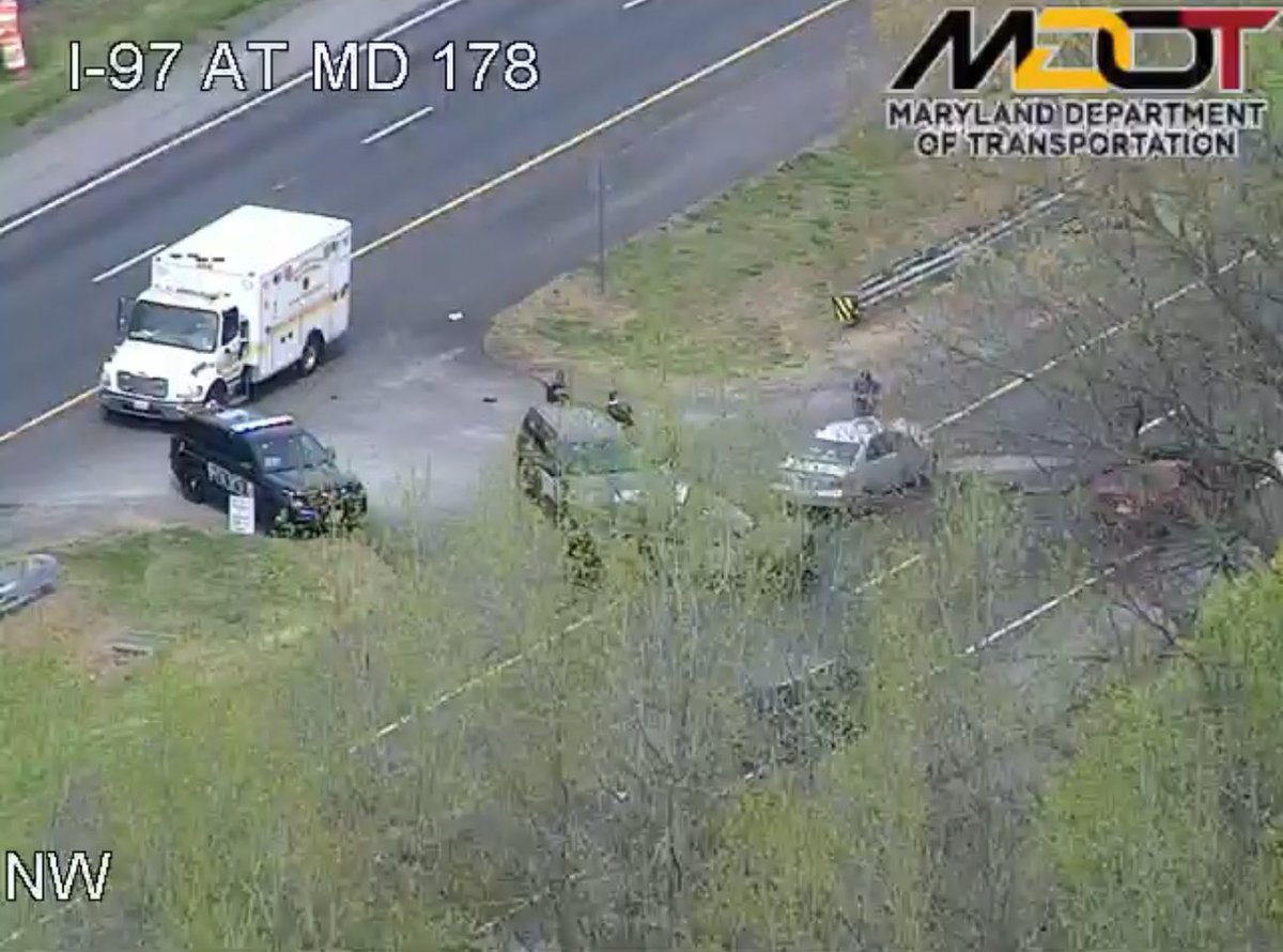 TonyWBALTraffic's tweet photo. Traffic Alert 🚨 Crash activity on I-97 NB just past the Hawkins Rd overpass blocks the left lane. Delays begin just after US-50. The crash also impacts traffic in the SB direction. @wbalradio @98Rock #wbaltraffic #mdtraffic #AACo https://t.co/E6YuUEp2fM