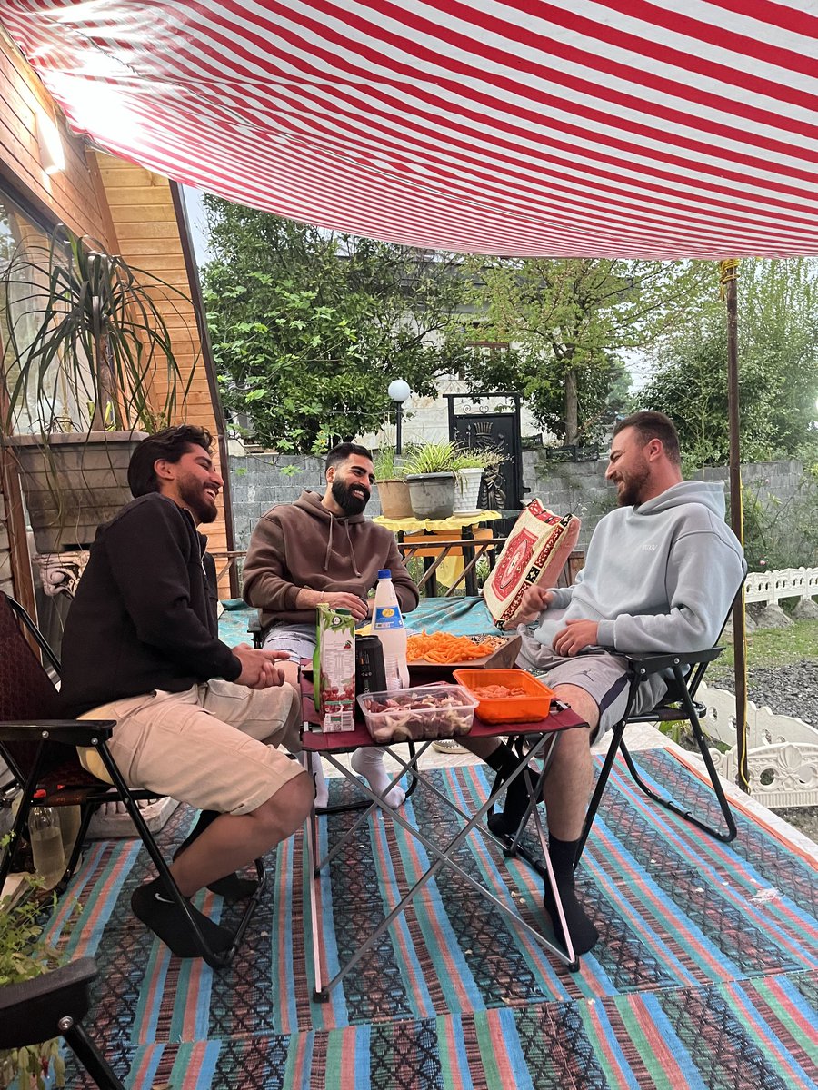 hmid_rza's tweet photo. فروردین🍃🔥 https://t.co/bMjRbbObJe