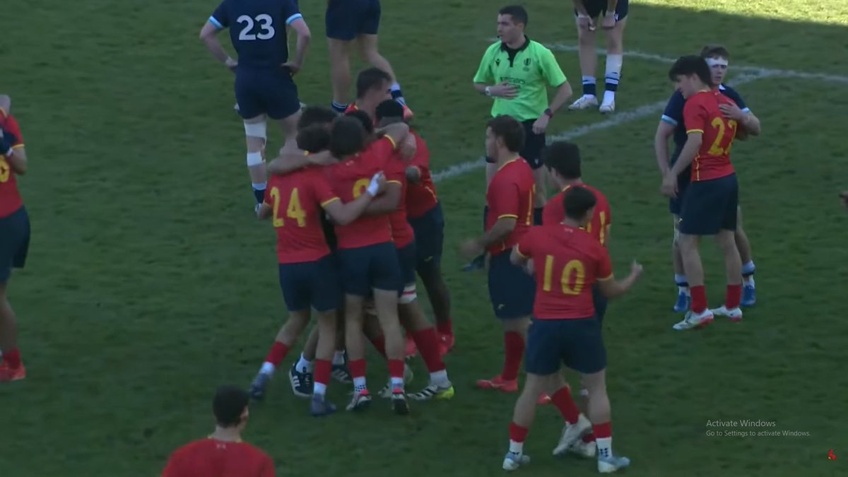 SPAIN JUST WON AGAINST SCOTLAND IN THE U18 6N FESTIVAL!

INSANE SCENEEEEESSSSS 

FIRST SPANISH MEN'S XV TIER 1 WIN IN 28 YEARS!!!!!