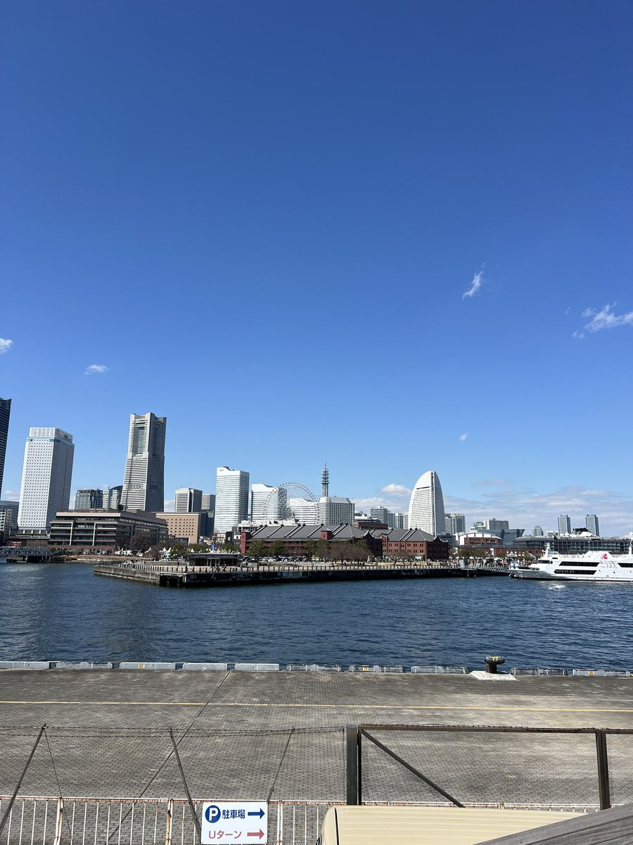 kidnanasakid's tweet photo. เวลาไป ญป บ่อยๆ แล้วเบื่อโตเกียว เราแนะนำ Yokohama เลย นั่งรถไฟมา 30นาที คนไม่พลุกพล่าน vibeโคตรดี อาหารอร่อย เดินเล่นคือไม่เบื่อ ที่สำคัญโรงแรมราคาถูกกว่าห้องใหญ่กว่า เดือนที่แล้วไปมา2รอบ และรู้สึกว่ายังอยากกลับไปอีก ชอบมากๆ https://t.co/J2VnGVslcu