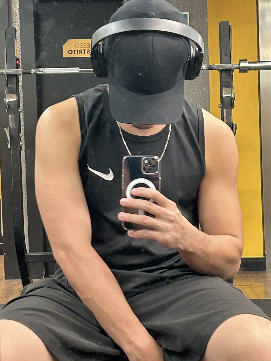 LucHAHAH's tweet photo. O Pump do treino de braços sempre é perfeito

#BrotheragemHetero 
#brotheragem 
#broderagem https://t.co/aQFN92fX2E