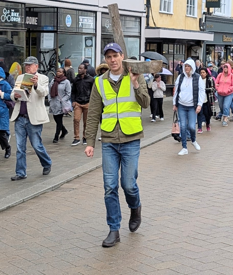 Joining with all the churches in #Cirencester for Good Friday. Lifting the cross