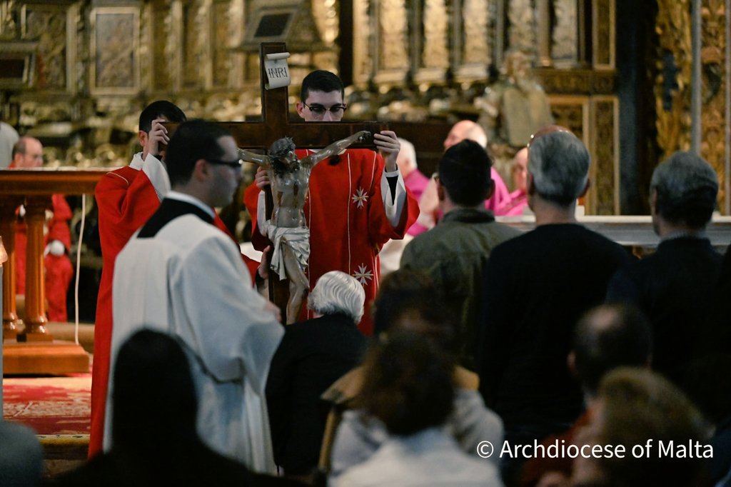 “Father, into your hands I commend my spirit.”

<a href="/BishopScicluna/">Bishop CJ Scicluna</a> reflects on Jesus' final words "It is finished" emphasising total surrender to God. He urges us to defend every human life, reject false compassion and trust God as the true Lord of life.

 knisja.mt/gimgha-kbira20…