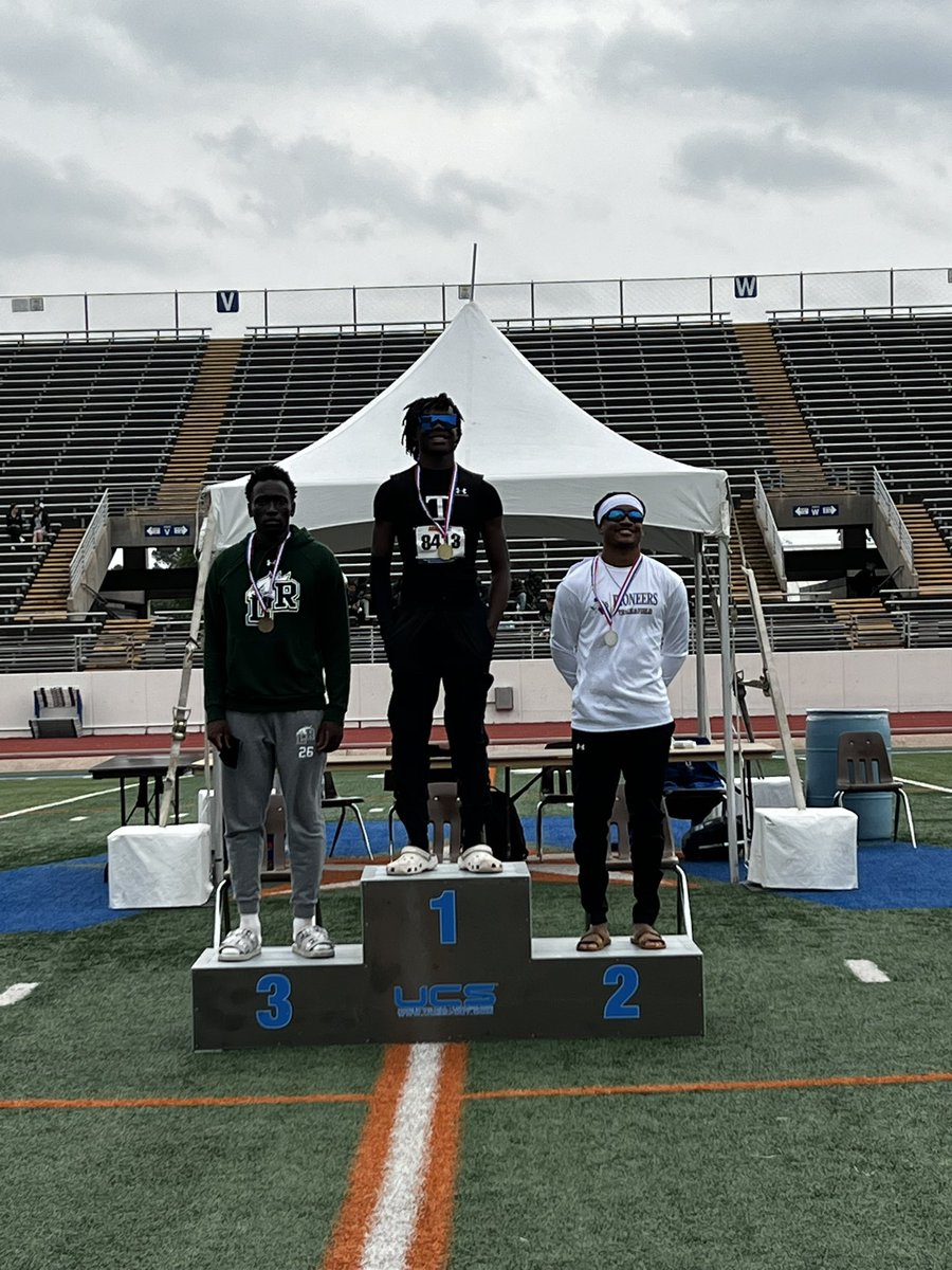 Congratulations to Abisayooluwa Gbakinro who finished third in the boys triple jump today at the 6A Regional meet.