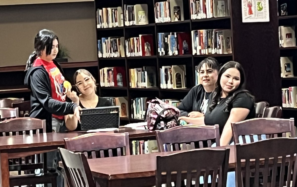 TISD_EduProgram's tweet photo. As a way to evoke childhood memories and create a moment of joy, our student teachers distributed Easter eggs to our high school students, faculty and staff. Thank you @AOlvera_TISD for supporting our activities. #TISDProud @edecena_TISD https://t.co/oA6c64cEik